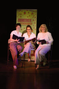 Katharina Stillger, Barbara Müller und Christine Ates präsentierten eine poetische Lesung über Essen. (Foto: (c) Ralf Rottmann)