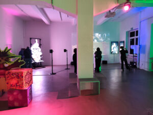 Ein Blick hinein in den großen Raum des Künstlerhauses Dortmund während NEXT LEVEL.