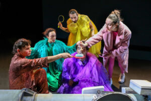 v.l.n.r.: Rafael-Evitan Grombelka (Gast), Linda Elsner, Eyk Kauly (Gast), Roberto Romeo und Marlene Goksch ©Birgit Hupfeld