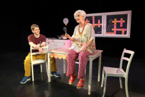 "Oma Monika - Was war" - David Smith und Johanna Weißert © Birgit Hupfeld